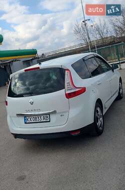 Минивэн Renault Scenic 2015 в 