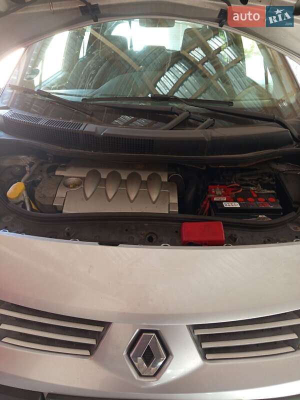 Минивэн Renault Scenic 2005 в Виноградове