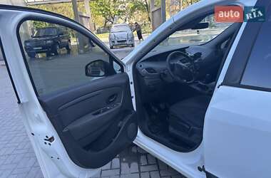 Минивэн Renault Scenic 2010 в 