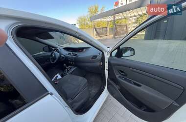 Минивэн Renault Scenic 2010 в 