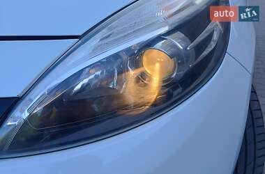 Минивэн Renault Scenic 2016 в 