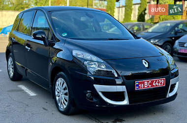 Минивэн Renault Scenic 2010 в 