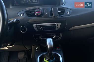 Минивэн Renault Scenic 2014 в 