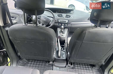 Минивэн Renault Scenic 2013 в 