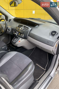 Минивэн Renault Scenic 2005 в 