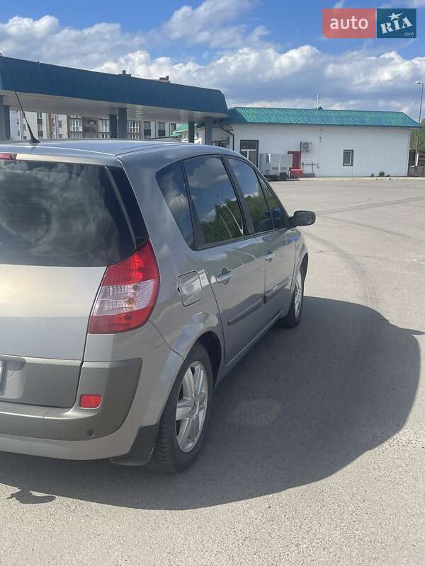 Минивэн Renault Scenic 2004 в Ратным
