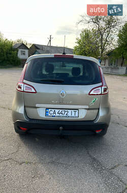 Минивэн Renault Scenic 2010 в 