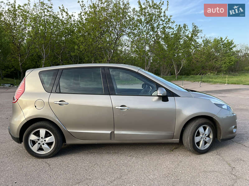 Мінівен Renault Scenic 2010 в Черкасах