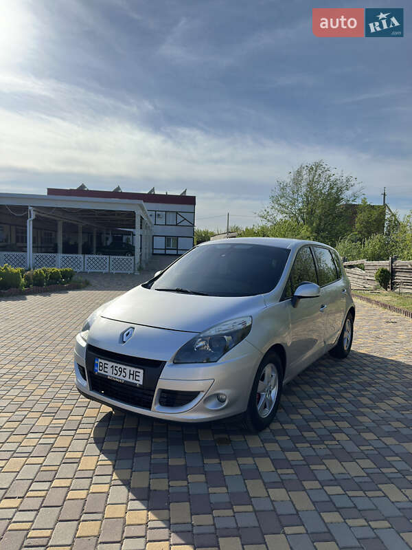 Минивэн Renault Scenic 2009 в Южноукраинске
