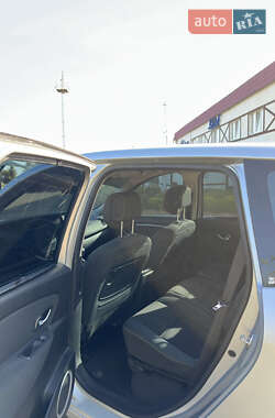 Минивэн Renault Scenic 2009 в 