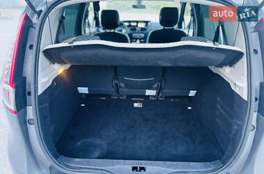Мінівен Renault Scenic 2011 в 