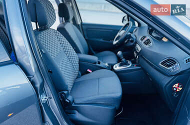 Мінівен Renault Scenic 2011 в 