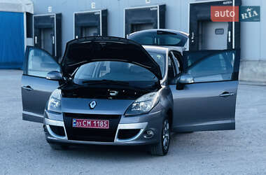 Мінівен Renault Scenic 2011 в 