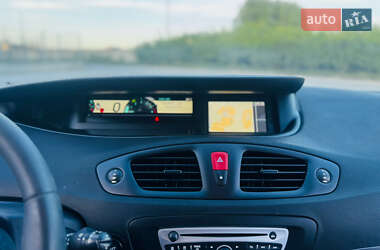 Мінівен Renault Scenic 2011 в 