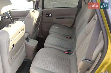 Минивэн Renault Scenic 2004 в 