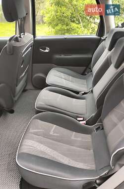 Минивэн Renault Scenic 2004 в 