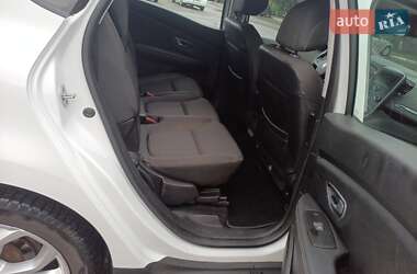 Минивэн Renault Scenic 2019 в 