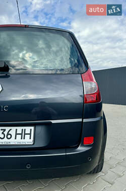 Минивэн Renault Scenic 2009 в 