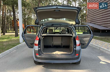 Минивэн Renault Scenic 2005 в 