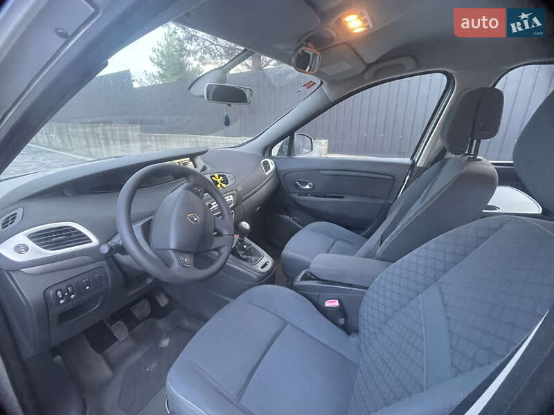 Минивэн Renault Scenic 2010 в Ровно