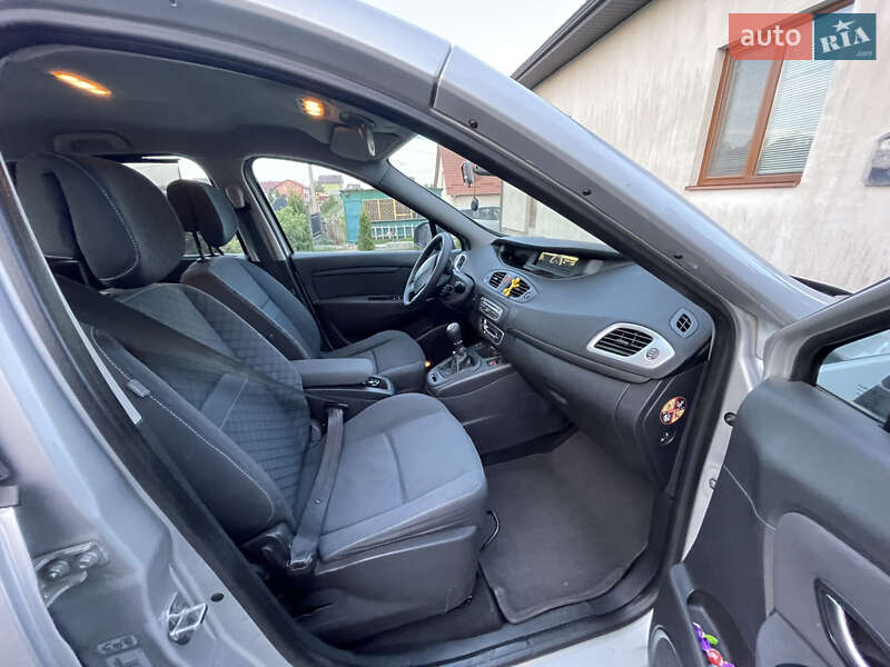 Минивэн Renault Scenic 2010 в Ровно
