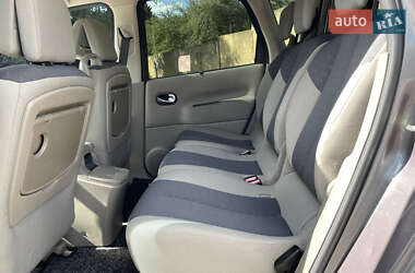 Минивэн Renault Scenic 2005 в 