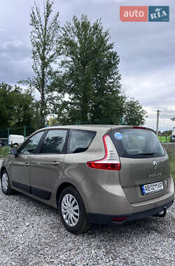 Мінівен Renault Scenic 2010 в 