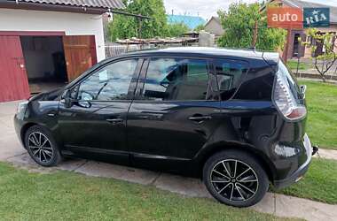Минивэн Renault Scenic 2013 в 