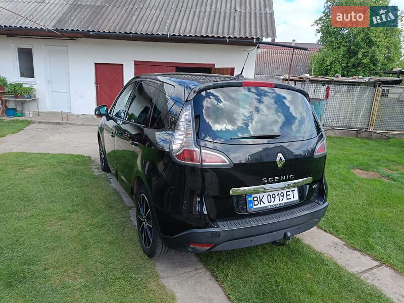 Минивэн Renault Scenic 2013 в Березному