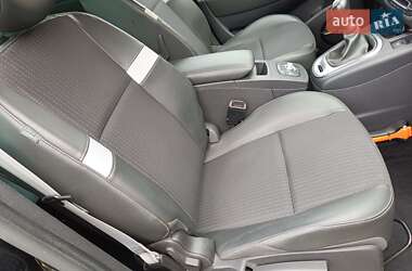 Минивэн Renault Scenic 2013 в 