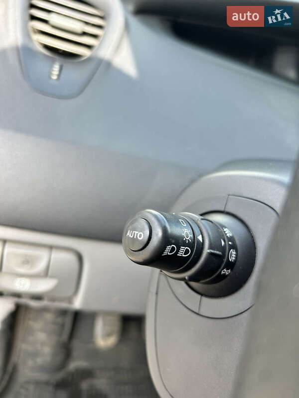 Минивэн Renault Scenic 2007 в Сумах