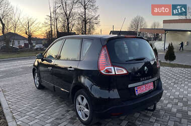 Минивэн Renault Scenic 2011 в 