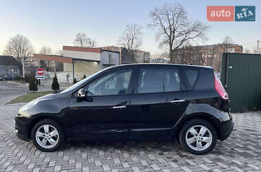Минивэн Renault Scenic 2011 в 