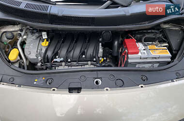 Минивэн Renault Scenic 2006 в 