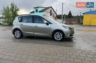 Минивэн Renault Scenic 2013 в 