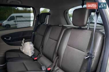 Мінівен Renault Scenic 2011 в 