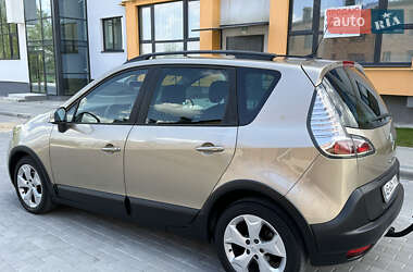 Минивэн Renault Scenic 2013 в 
