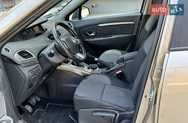 Минивэн Renault Scenic 2013 в 