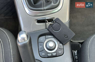 Минивэн Renault Scenic 2013 в 