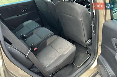 Минивэн Renault Scenic 2013 в 