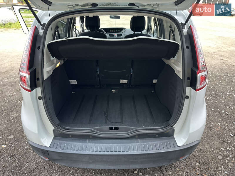 Мінівен Renault Scenic 2010 в Ніжині