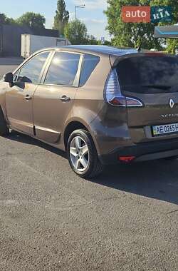 Хэтчбек Renault Scenic 2013 в 