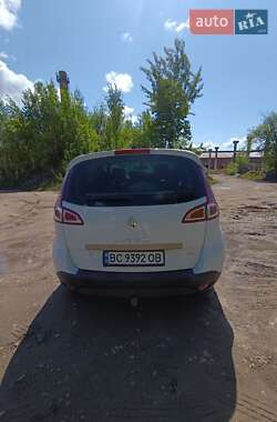 Минивэн Renault Scenic 2011 в 