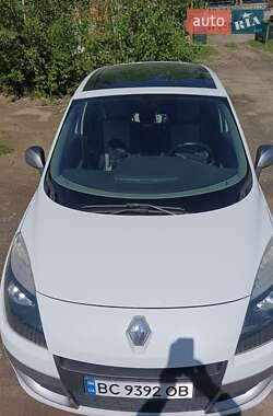 Минивэн Renault Scenic 2011 в 