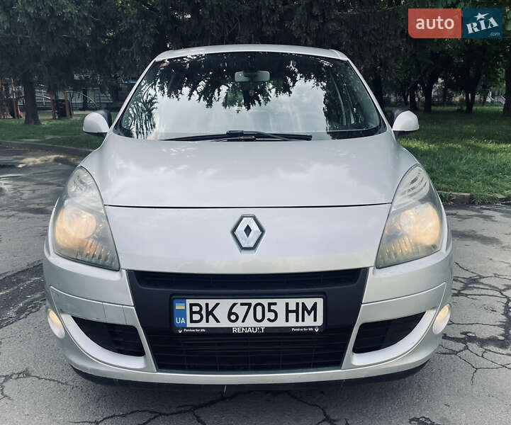 Минивэн Renault Scenic 2010 в Ровно