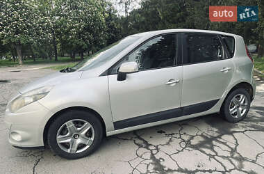Мінівен Renault Scenic 2010 в Рівному