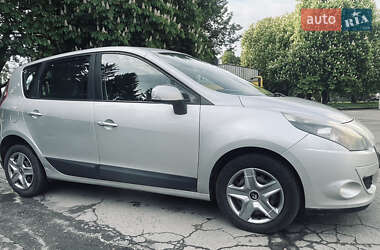 Минивэн Renault Scenic 2010 в Ровно