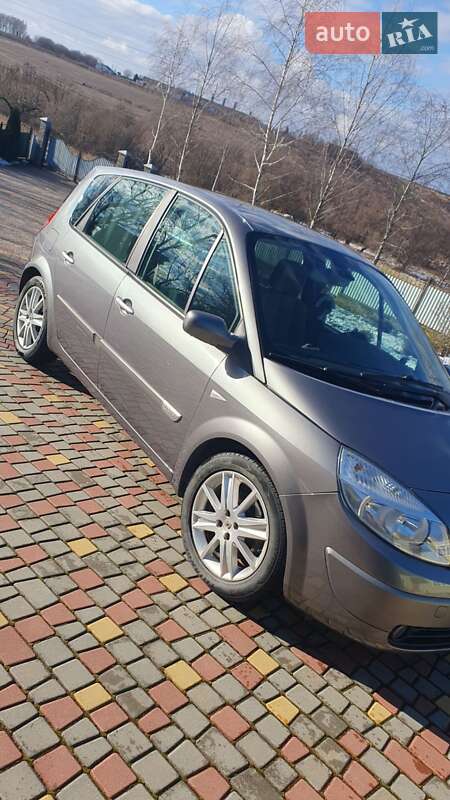 Минивэн Renault Scenic 2003 в 
