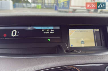 Мінівен Renault Scenic 2011 в 