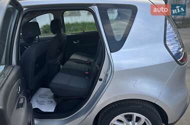 Мінівен Renault Scenic 2013 в 